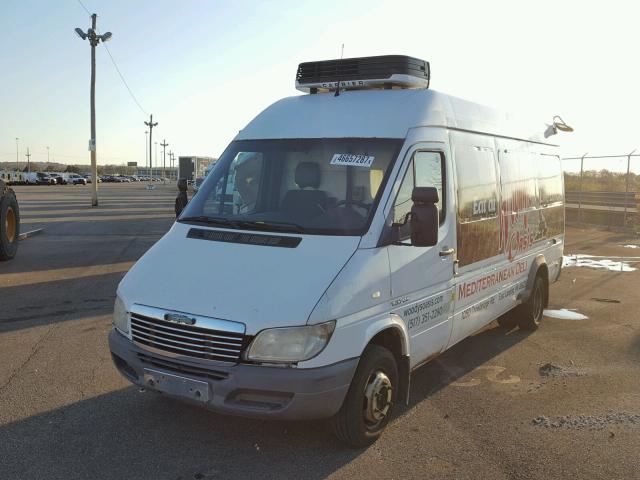 WDYPD544865941404 - 2006 FREIGHTLINER SPRINTER 3 WHITE photo 2