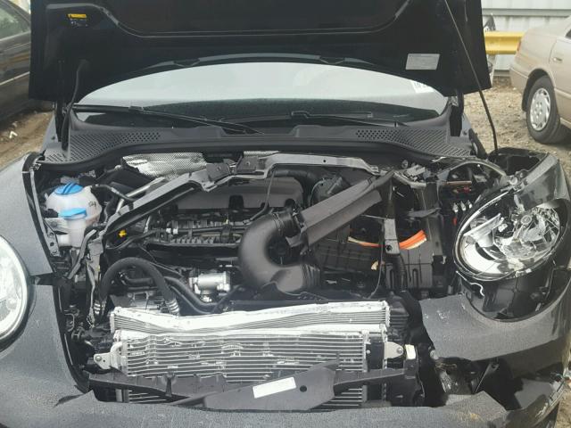 3VW517AT3HM822835 - 2017 VOLKSWAGEN BEETLE S/S 黑色 照片 7