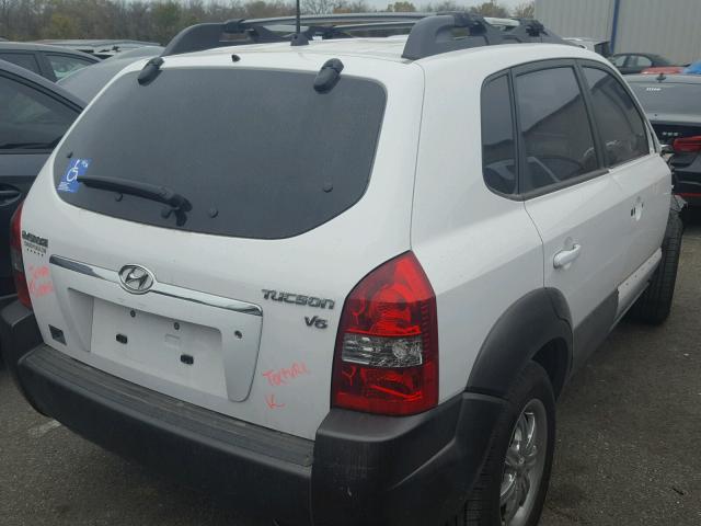 KM8JN12D45U212021 - 2005 HYUNDAI TUCSON GLS WHITE photo 4