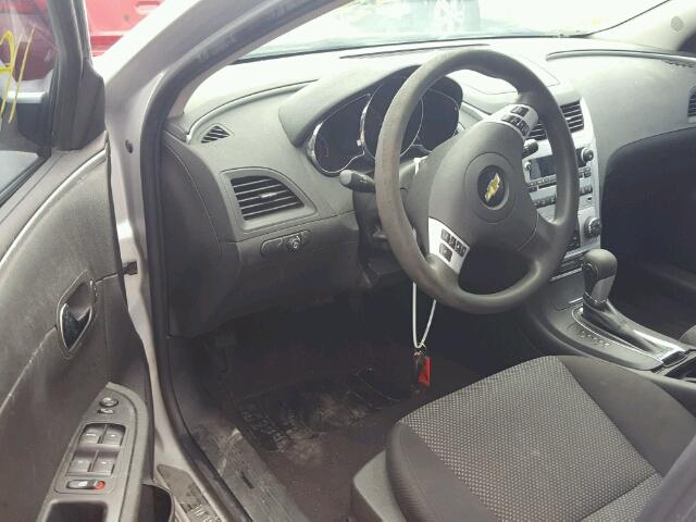 1G1ZC5E17BF333057 - 2011 CHEVROLET MALIBU 1LT 银色 照片 9