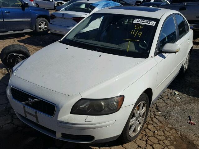 YV1MS382662154187 - 2006 VOLVO S40 2.4I WHITE photo 2