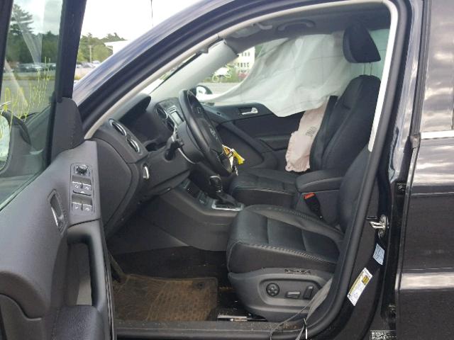 WVGUV7AX2HK013433 - 2017 VOLKSWAGEN TIGUAN SPO 黑色 照片 5