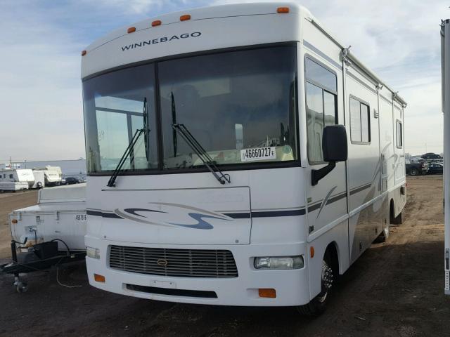 5B4LP57G243388951 - 2004 WORKHORSE CUSTOM CHASSIS MOTORHOME WHITE photo 2