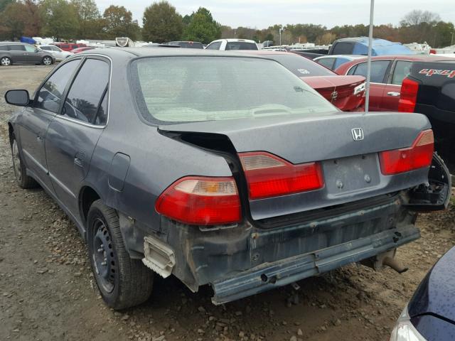 1HGCG5646YA052644 - 2000 HONDA ACCORD LX GRAY photo 3