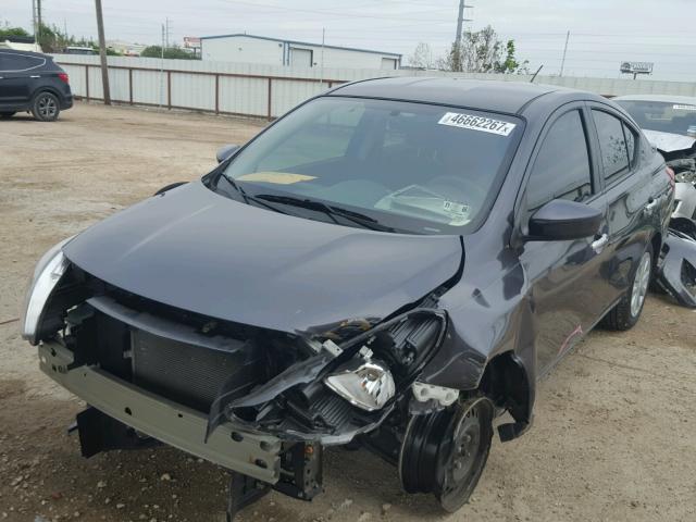 3N1CN7AP1FL870809 - 2015 NISSAN VERSA S GRAY photo 2