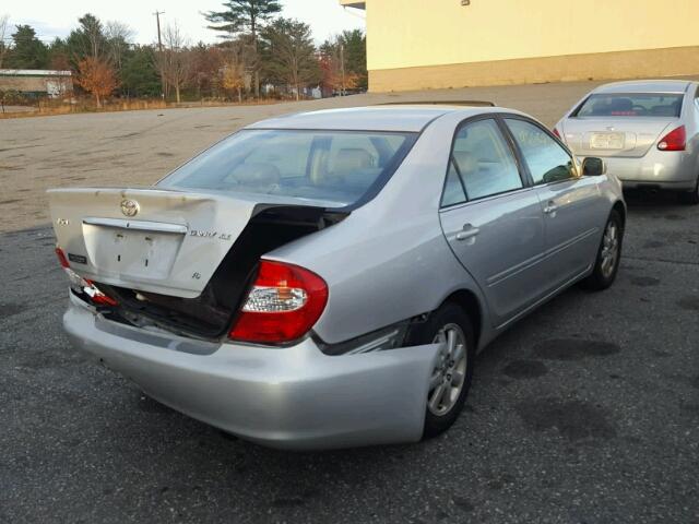 4T1BF30K62U531091 - 2002 TOYOTA CAMRY LE 银色 照片 4