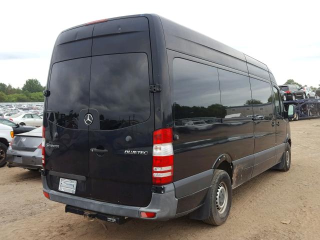 WDZPE8CC1C5661497 - 2012 MERCEDES-BENZ SPRINTER 2 BLACK photo 4