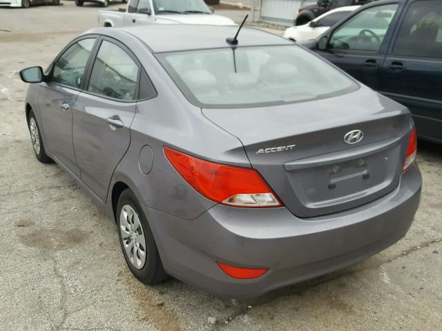 KMHCT4AE4GU076129 - 2016 HYUNDAI ACCENT SE GRAY photo 3