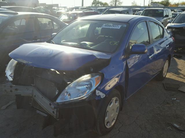 3N1CN7AP6DL877719 - 2013 NISSAN VERSA BLUE photo 2