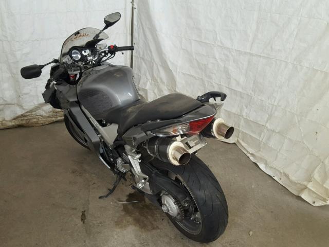 JH2RC46028M000364 - 2008 HONDA VFR800 SILVER photo 3