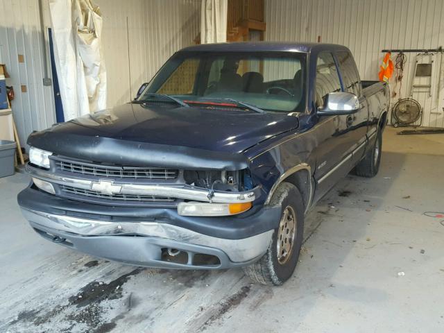 2GCEK19T621107788 - 2002 CHEVROLET SILVERADO BLUE photo 2