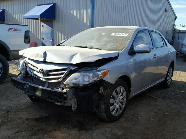 2T1BU4EE6DC937147 - 2013 TOYOTA COROLLA BA SILVER photo 2