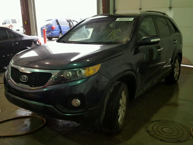 5XYKT3A65DG316398 - 2013 KIA SORENTO LX BLUE photo 2