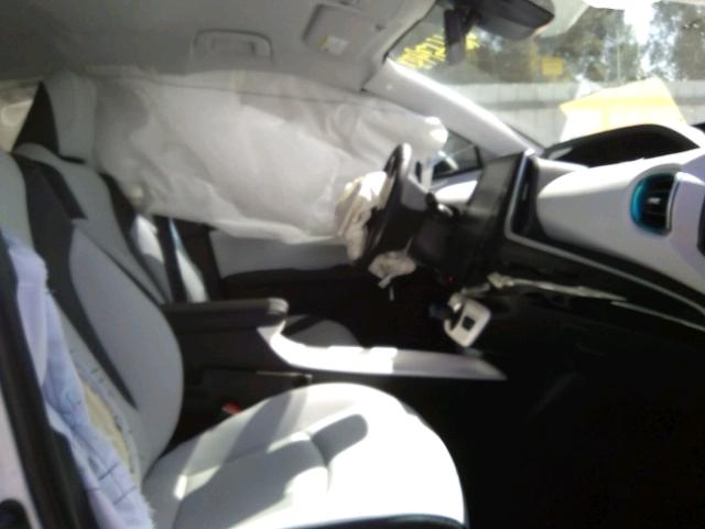 JTDKARFP6H3034047 - 2017 TOYOTA PRIUS PRIM თეთრი ფოტო 5