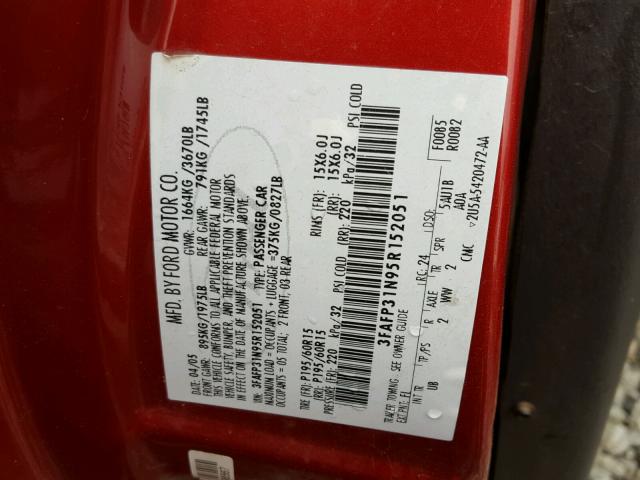 3FAFP31N95R152051 - 2005 FORD FOCUS ZX3 RED photo 10