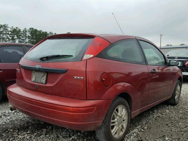 3FAFP31N95R152051 - 2005 FORD FOCUS ZX3 RED photo 4