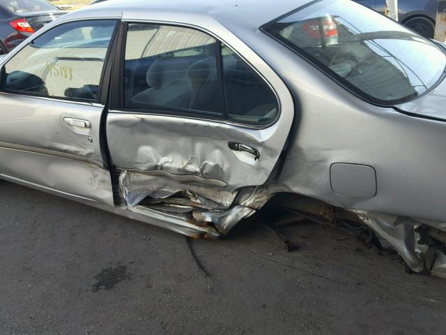 1N4DL01D21C128773 - 2001 NISSAN ALTIMA XE GRAY photo 10