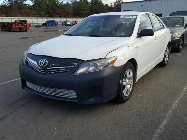 4T1BB3EK2BU138340 - 2011 TOYOTA CAMRY HYBR WHITE photo 2