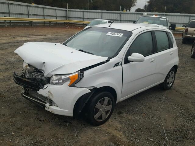 KL1TD6DE4BB235025 - 2011 CHEVROLET AVEO LS WHITE photo 2