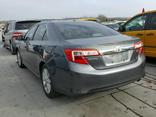 4T4BF1FK0CR261066 - 2012 TOYOTA CAMRY GRAY photo 3