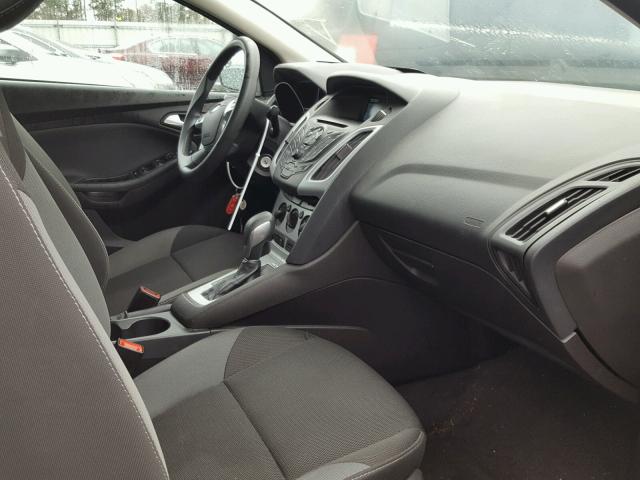 1FADP3F22EL225183 - 2014 FORD FOCUS SE WHITE photo 5