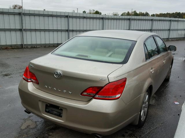 4T1BK36B55U035903 - 2005 TOYOTA AVALON XL GOLD photo 4