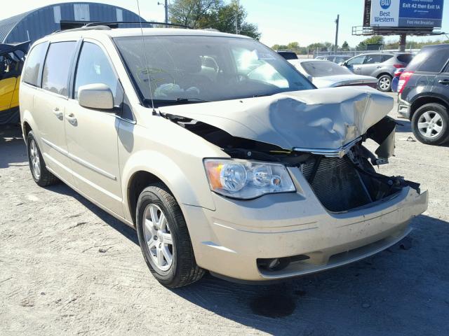 2A4RR8DX9AR415872 - 2010 CHRYSLER TOWN & COU GOLD photo 1