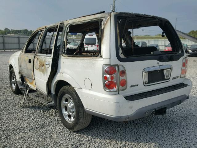 5LMEU27A4YLJ25994 - 2000 LINCOLN NAVIGATOR 白色 照片 3