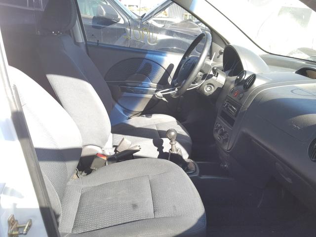 KL1TD66646B616840 - 2006 CHEVROLET AVEO BASE Biały zdjęcie 5