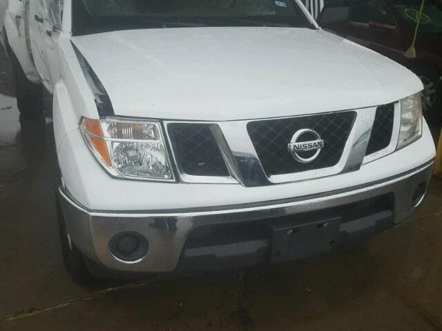 1N6AD07U66C401428 - 2006 NISSAN FRONTIER C WHITE photo 7