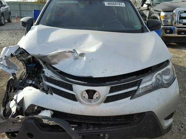 JTMBFREV6ED076533 - 2014 TOYOTA RAV4 LE SILVER photo 7