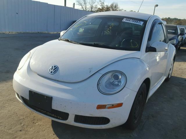 3VWPW3AG6AM007637 - 2010 VOLKSWAGEN NEW BEETLE 白色 照片 2