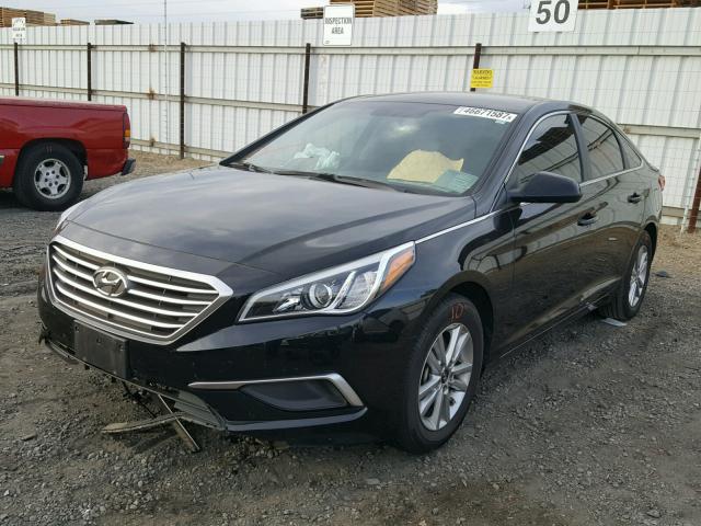 5NPE24AF5HH448209 - 2017 HYUNDAI SONATA SE BLACK photo 2