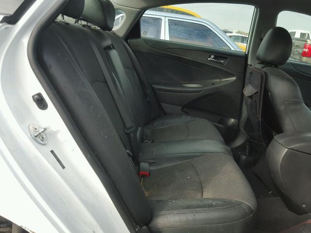 5NPEC4AB7DH538014 - 2013 HYUNDAI SONATA SE 白色 照片 6