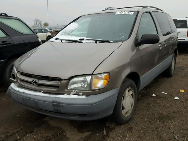 4T3ZF13C1XU140887 - 1999 TOYOTA SIENNA LE BROWN photo 2