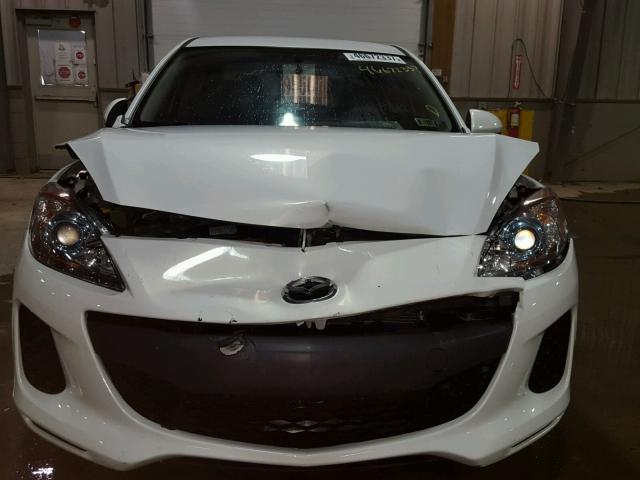 JM1BL1UP5D1849165 - 2013 MAZDA 3 I WHITE photo 9