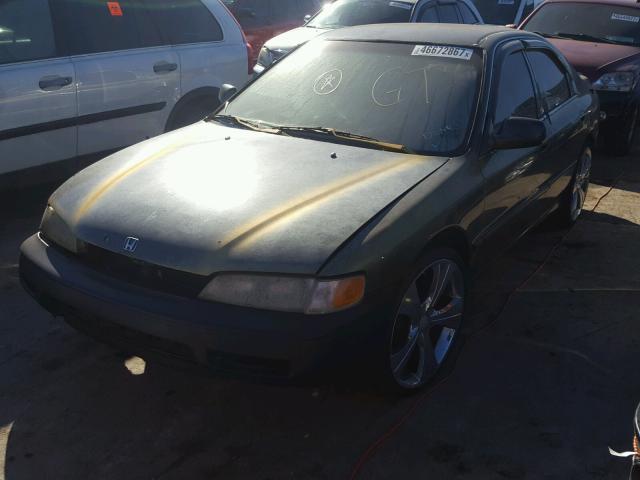 1HGCD5636RA054573 - 1994 HONDA ACCORD LX TWO TONE photo 2