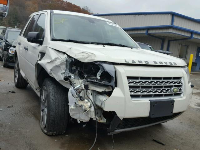 SALFT24N68H092093 - 2008 LAND ROVER LR2 HSE TE WHITE photo 1