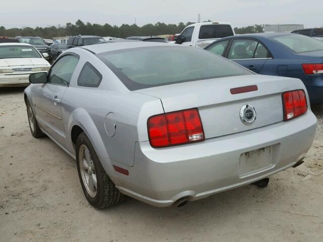 1ZVFT82H675318007 - 2007 FORD MUSTANG GT SILVER photo 3