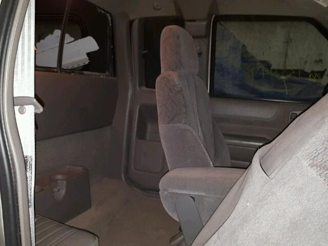 1GTCS19W528165549 - 2002 GMC SONOMA SILVER photo 6