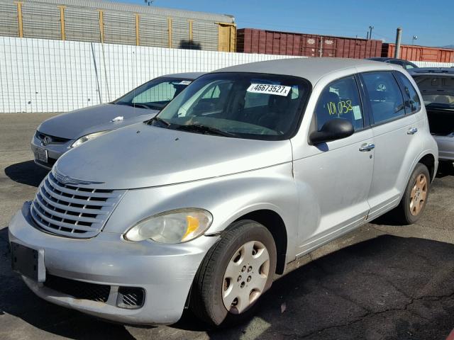 3A8FY48B38T137909 - 2008 CHRYSLER PT CRUISER SILVER photo 2