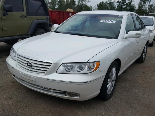 KMHFC46F97A230110 - 2007 HYUNDAI AZERA SE WHITE photo 2