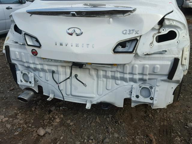 JN1CV6AR5DM765706 - 2013 INFINITI G37 WHITE photo 9