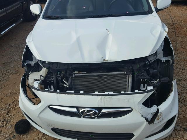 KMHCT5AE4DU126822 - 2013 HYUNDAI ACCENT GLS WHITE photo 9