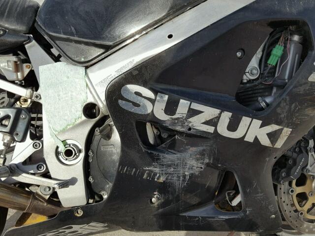 JS1GR7HAX22100683 - 2002 SUZUKI GSX-R750 BLACK photo 9