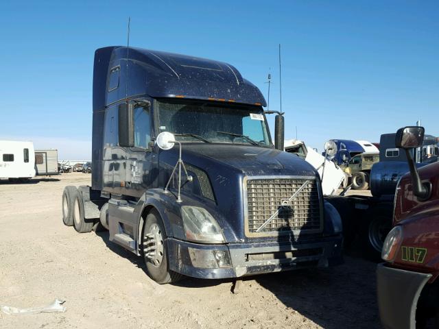 4V4NC9GH36N429033 - 2006 VOLVO VN BLUE photo 1