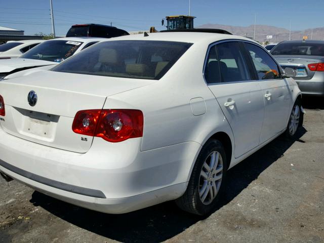 3VWEF71K77M077952 - 2007 VOLKSWAGEN JETTA WOLF WHITE photo 4