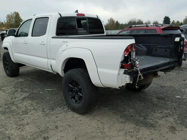 5TFMU4FN5FX029624 - 2015 TOYOTA TACOMA WHITE photo 3