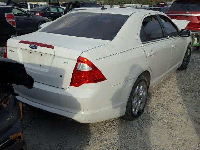 3FAHP0HAXBR311262 - 2011 FORD FUSION SE WHITE photo 4