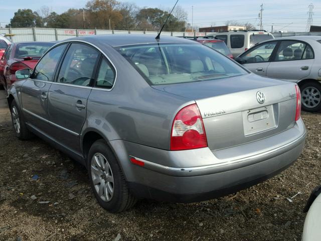 WVWPD63B83E309094 - 2003 VOLKSWAGEN PASSAT GLS GRAY photo 3